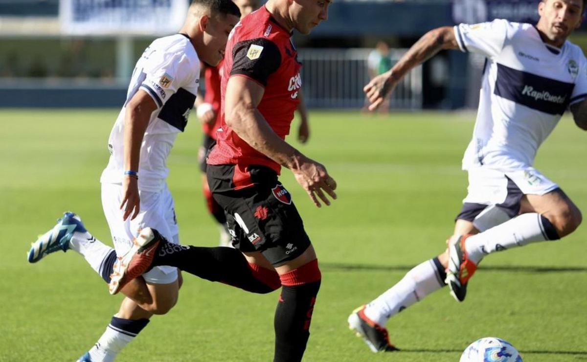 FOTO: Newell's vs. Gimnasia de La Plata. Liga Profesional 2024. 