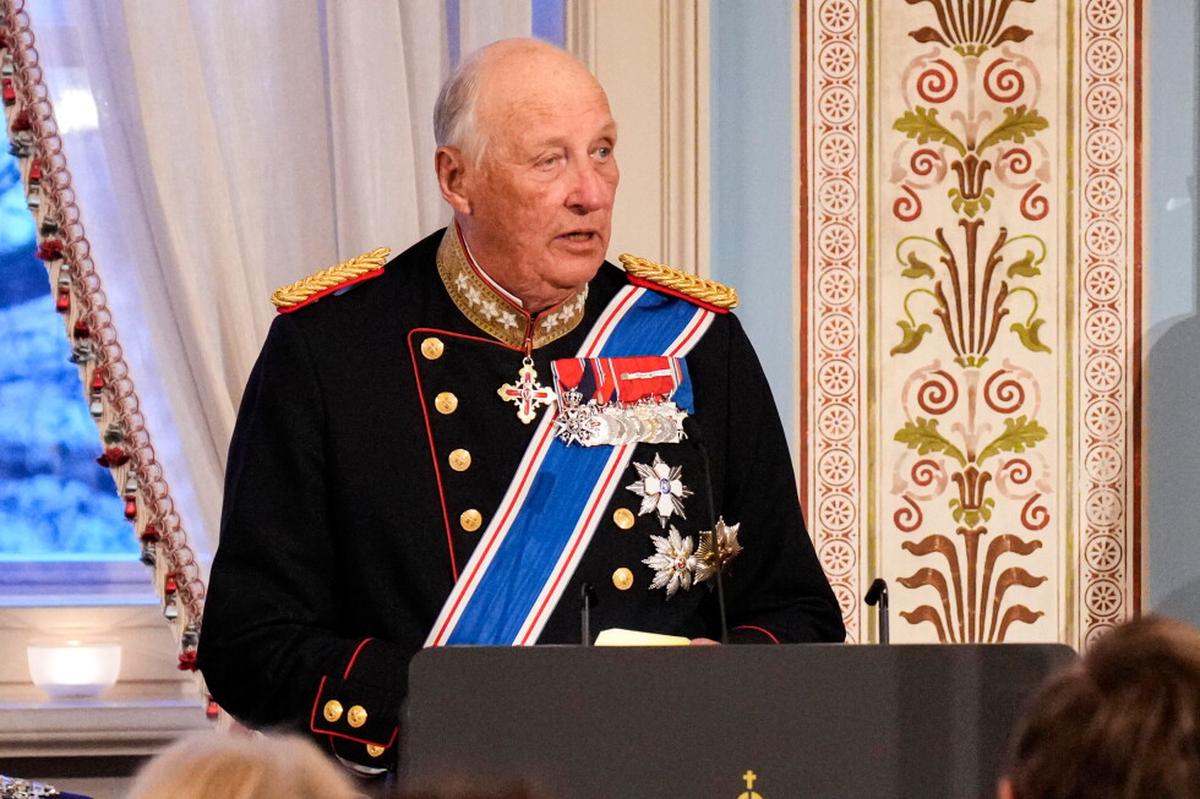El rey Harald de Noruega es hospitalizado para tratamiento por una enfermedad sanguínea