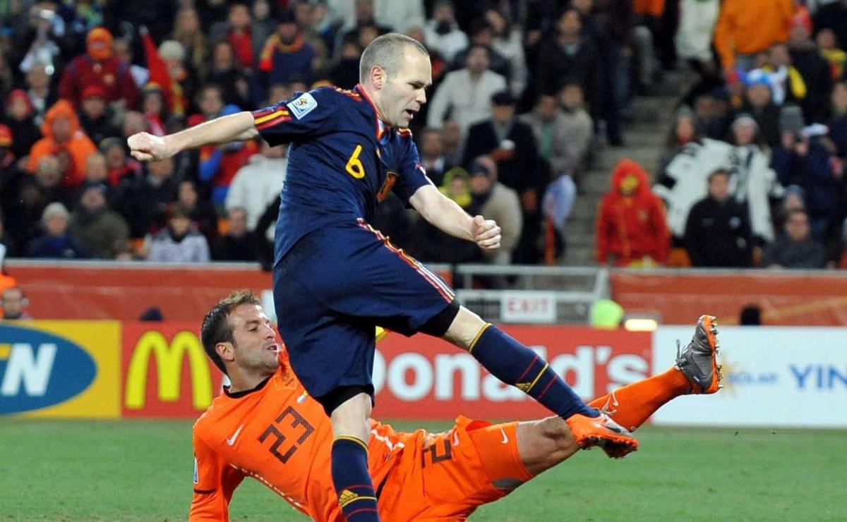 FOTO: Andrés Iniesta se retira del fútbol a sus 40 años. 