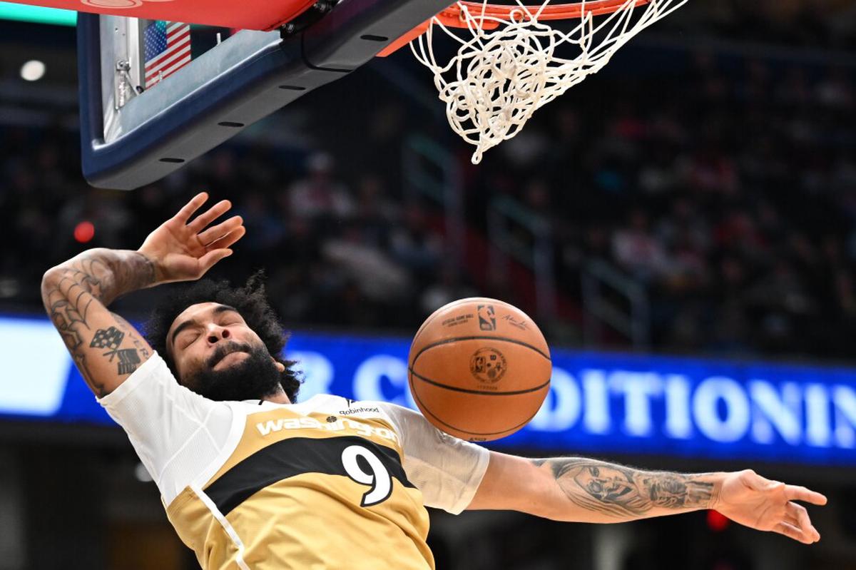 George y Sarr ayudan a Wizards a imponerse 109-99 sobre Bucks carentes de Antetokounmpo