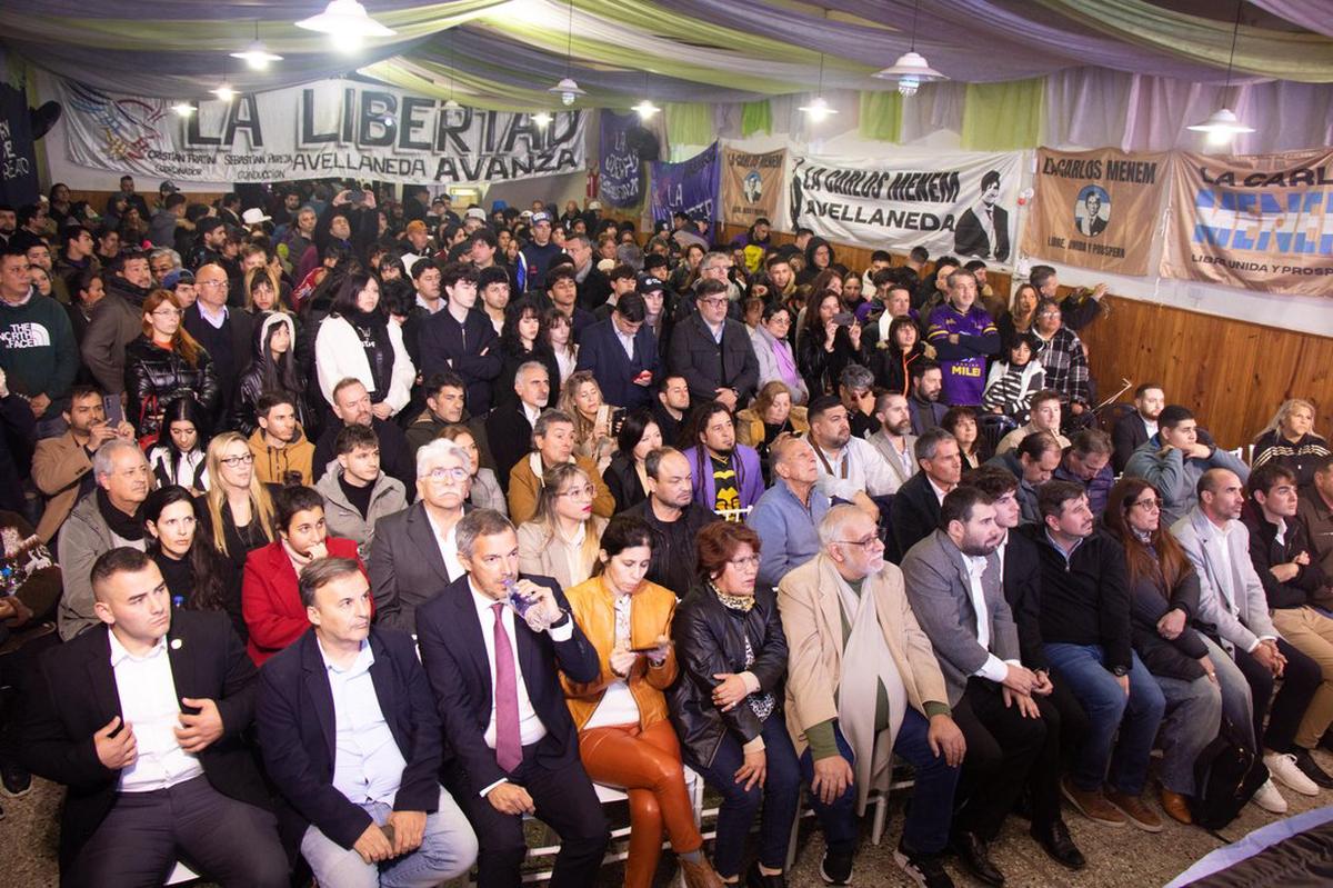 El acto de La Carlos Menem en Avellaneda. FOTO: NA/PRENSA