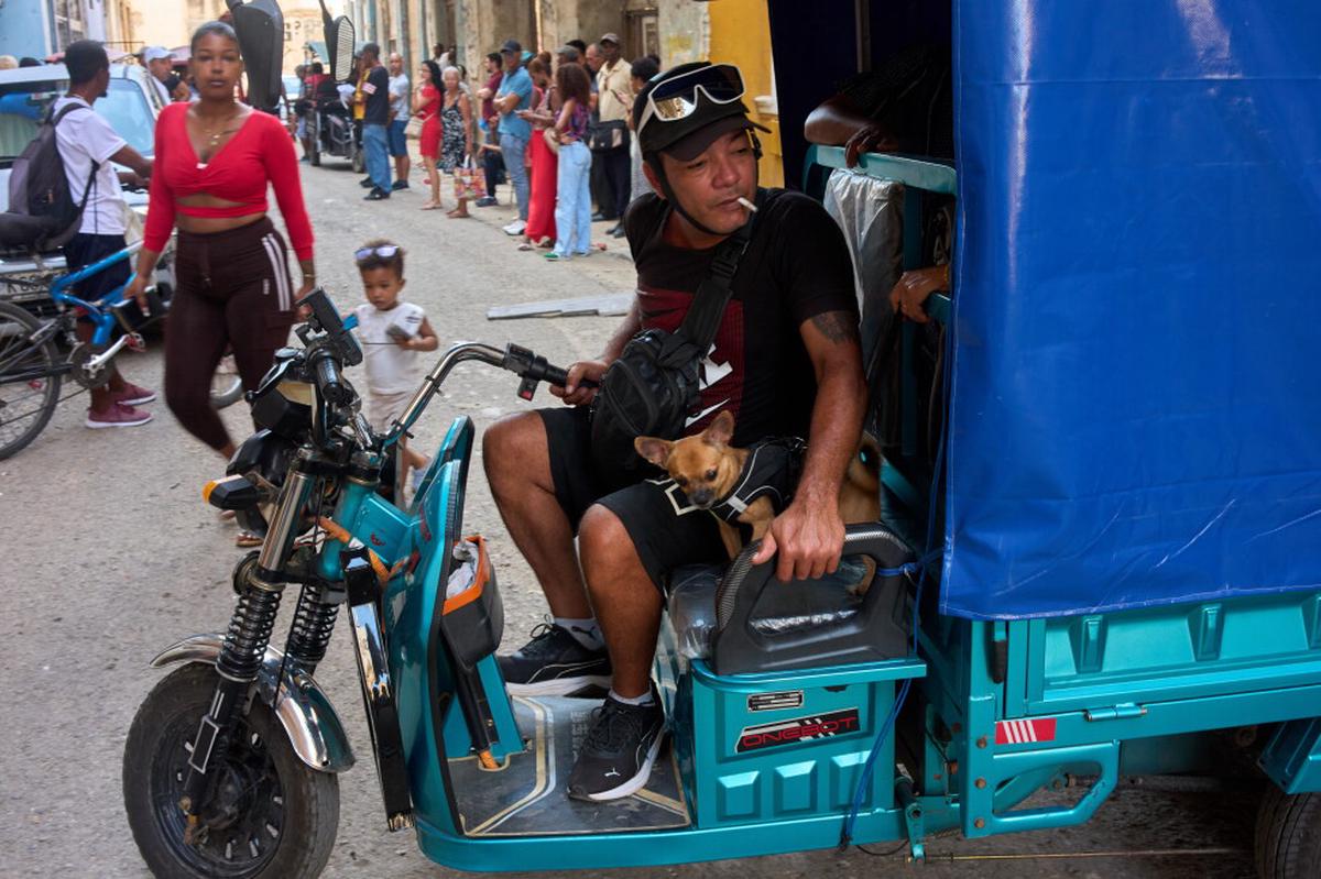 Cuba flexibiliza tenencia e importación de vehículos, sobre todo eléctricos, tras cerco energético