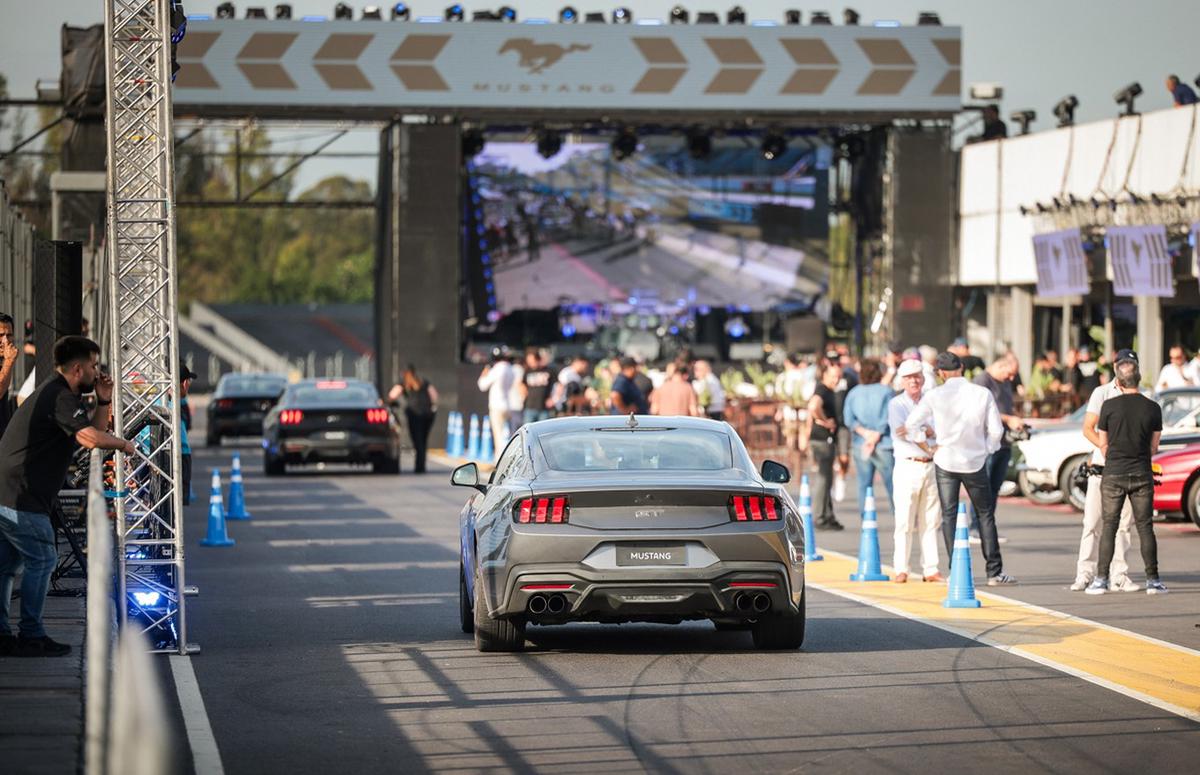 FOTO: Cadena3 en los "60 años de Mustang", un ícono de Ford