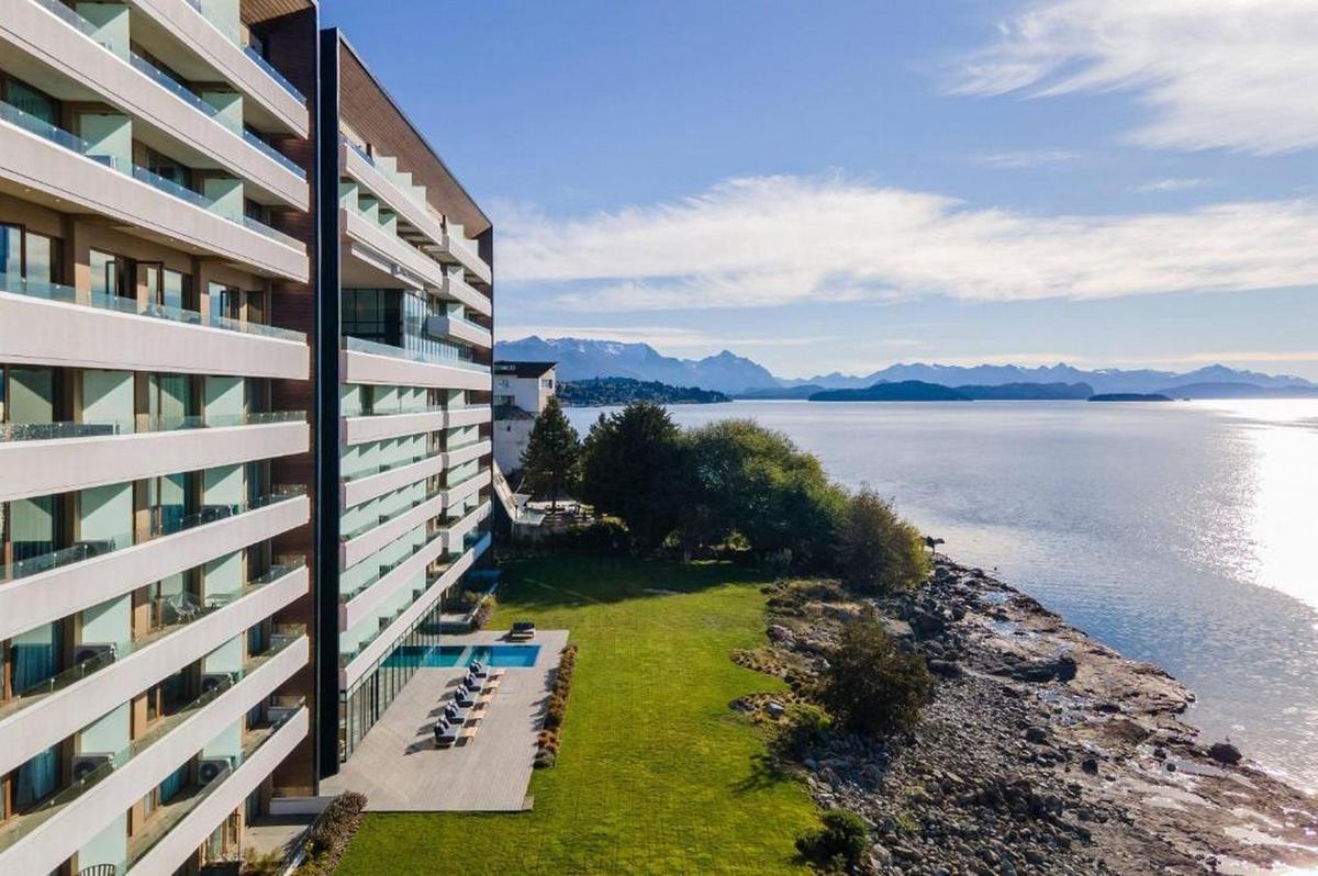Descubre el lujo del Hotel Radisson Blu Bariloche en vacaciones de verano