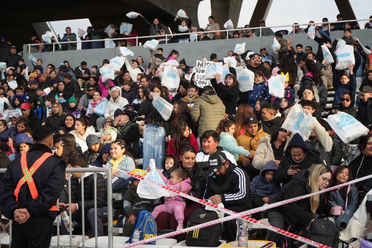 El estadio cordobés vive un domingo a pura fiesta (Foto: Daniel Cáceres/Cadena 3)