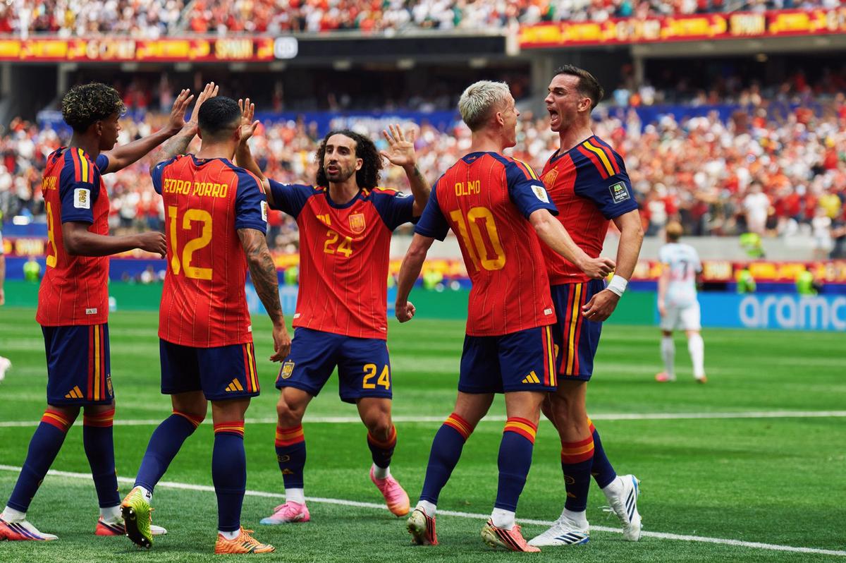 Fabián Ruiz festeja el primer tanto de España ante Bélgica. (Foto: @SEFutbol)