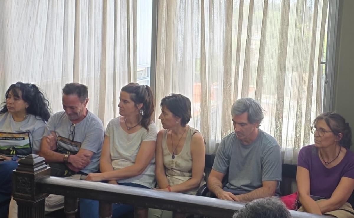 Visibles gestos de conmoción en la querella.