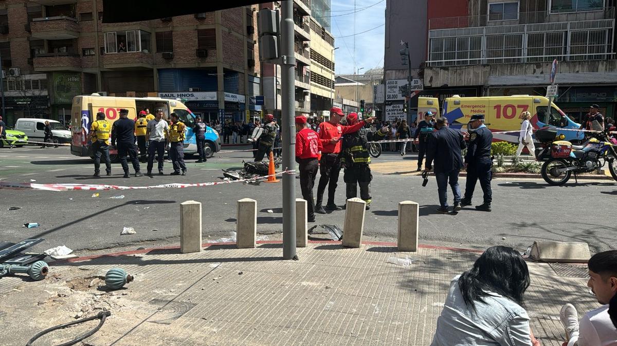 FOTO: Choque múltiple en avenida Chacabuco: varios heridos. (Celeste Benecchi/Cadena 3)