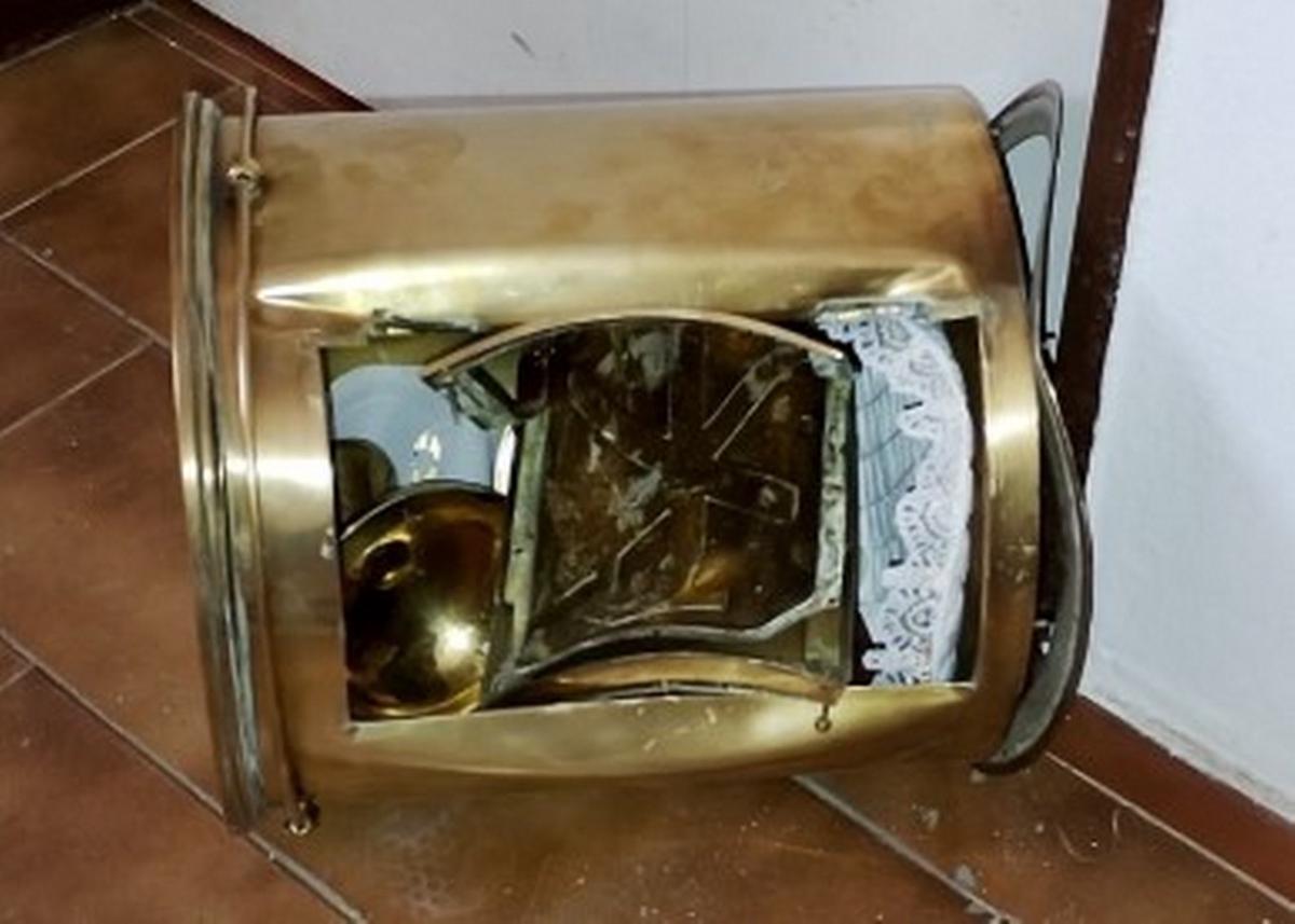 Se llevaron hasta el vino: insólito robo en una iglesia en Malagueño