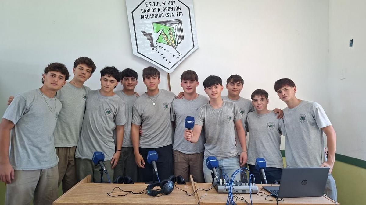 Cadena 3 entrega el premio de