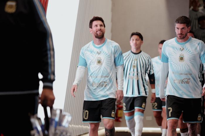 Artistas destacados en la emotiva despedida de Lionel Messi en Buenos Aires