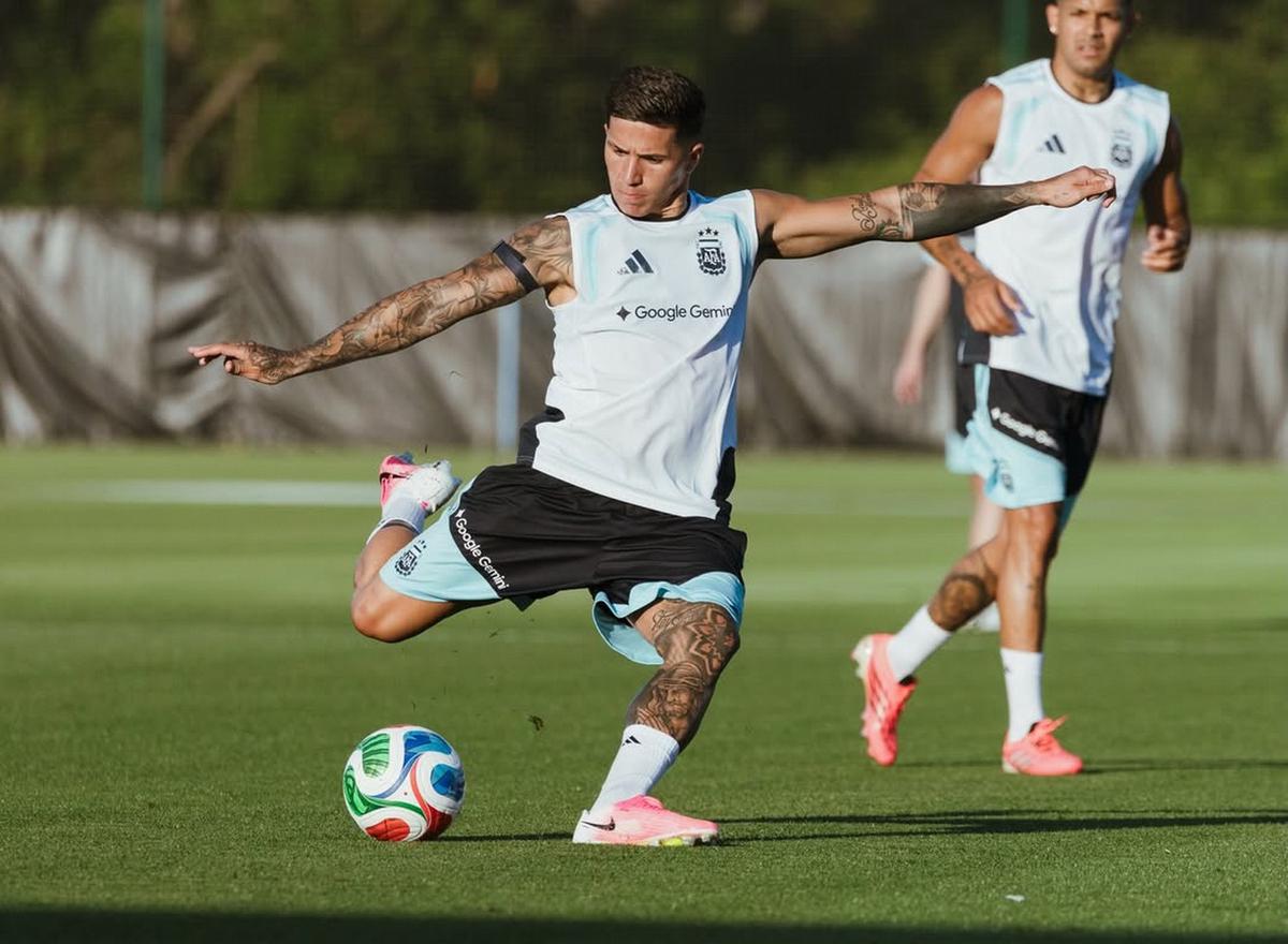 FOTO: Lionel Messi, en el entrenamiento (Foto: @afaseleccion)