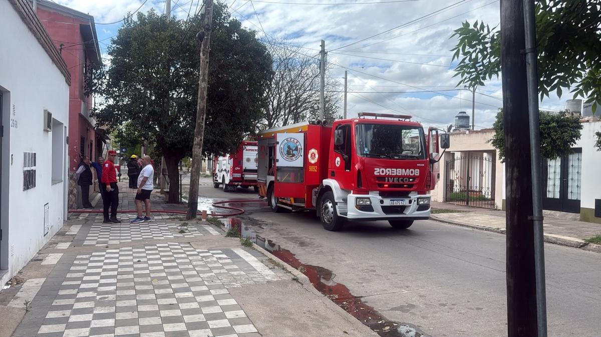 Un incendio afecta una casa deshabitada en Empalme