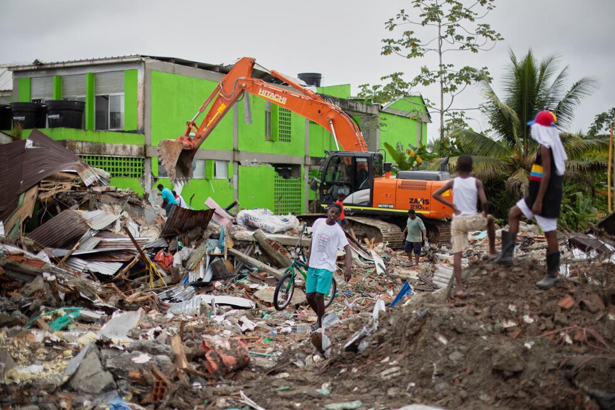Presidente colombiano lanza plan con ayuda de empresarios para reconstruir epicentro del terremoto