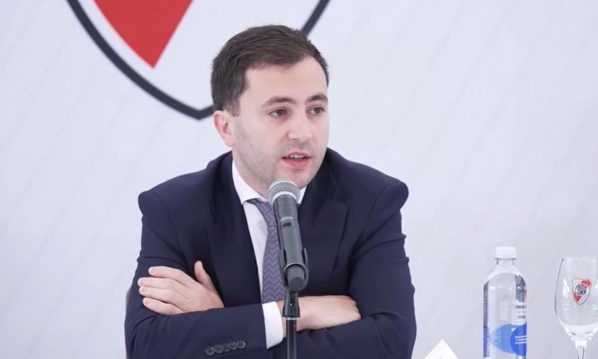 Stéfano Di Carlo, presidente de River, en conferencia de prensa.