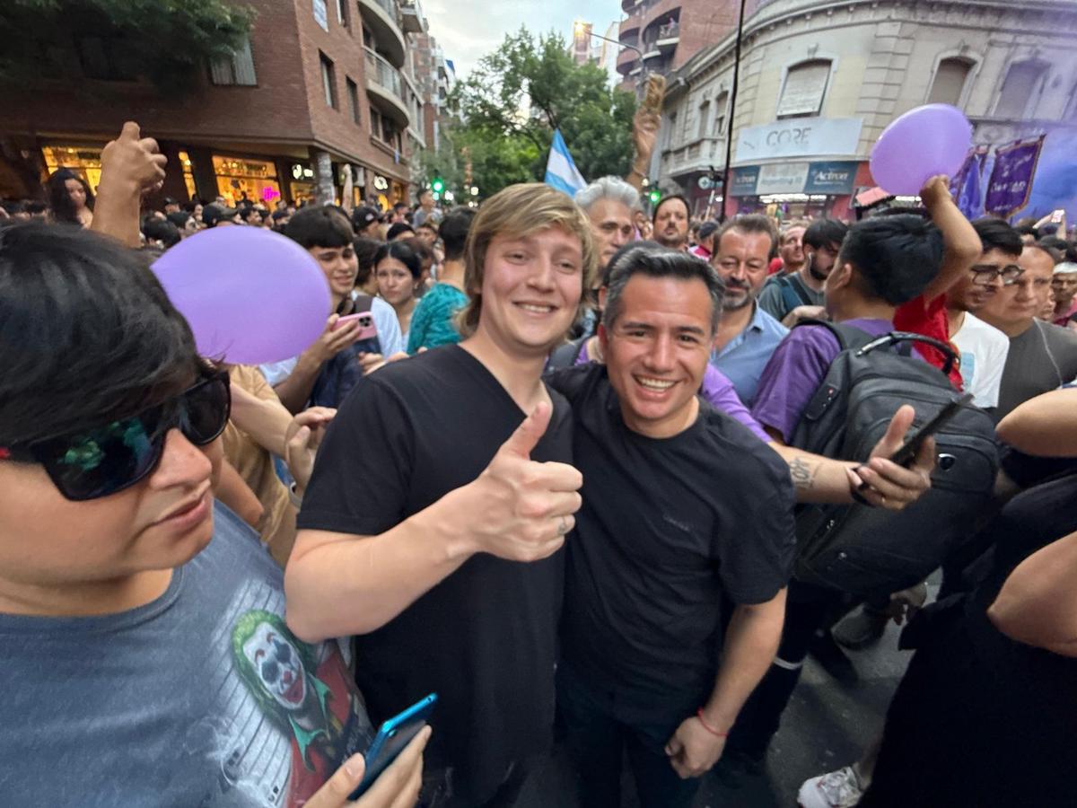 La presencia de Javier Milei revolucionó las calles de Nueva Córdoba.