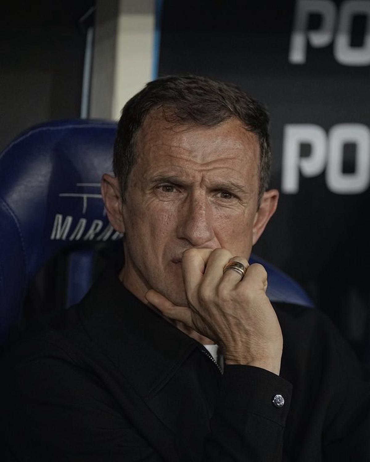 Rodolfo Arruabarrena con dudas en el ataque para el Superclásico.