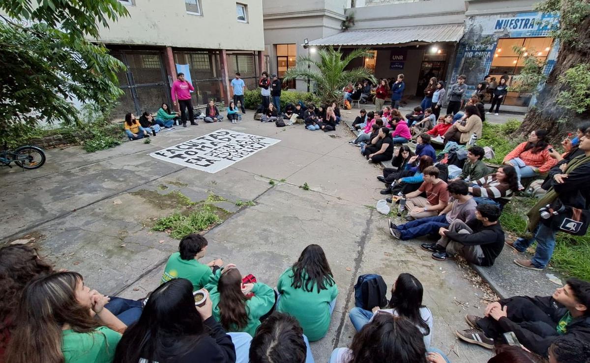 Estudiantes de la facultad de Psicología de Rosario votaron