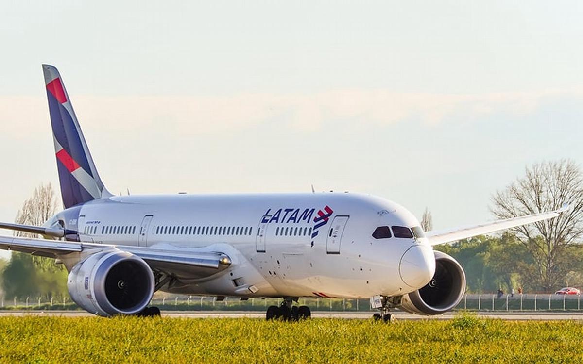 La aerolínea LATAM limita sus conexiones desde Perú