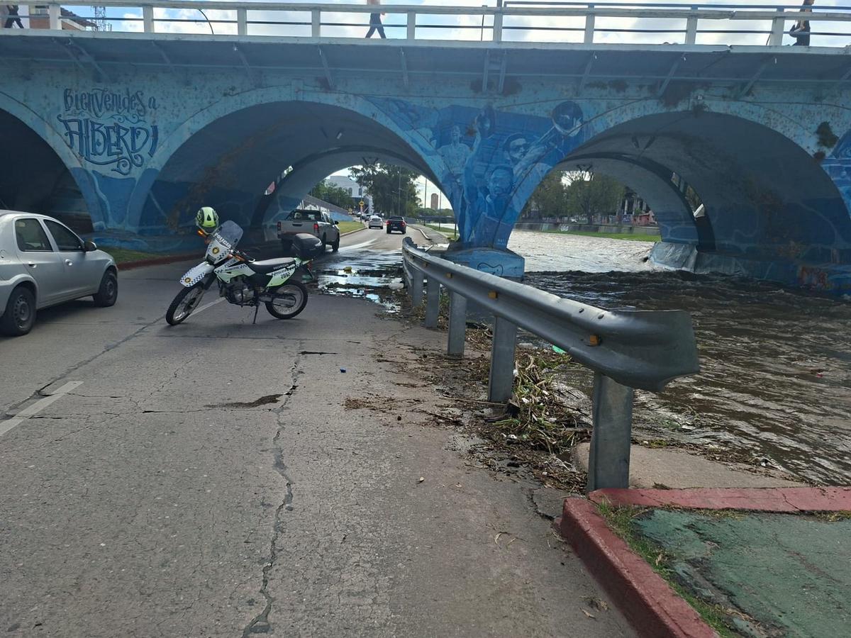 Las autoridades implementan cortes y desvíos en la Costanera Norte