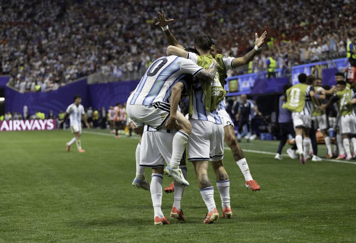 Argentina venció a Egipto en un partido histórico.