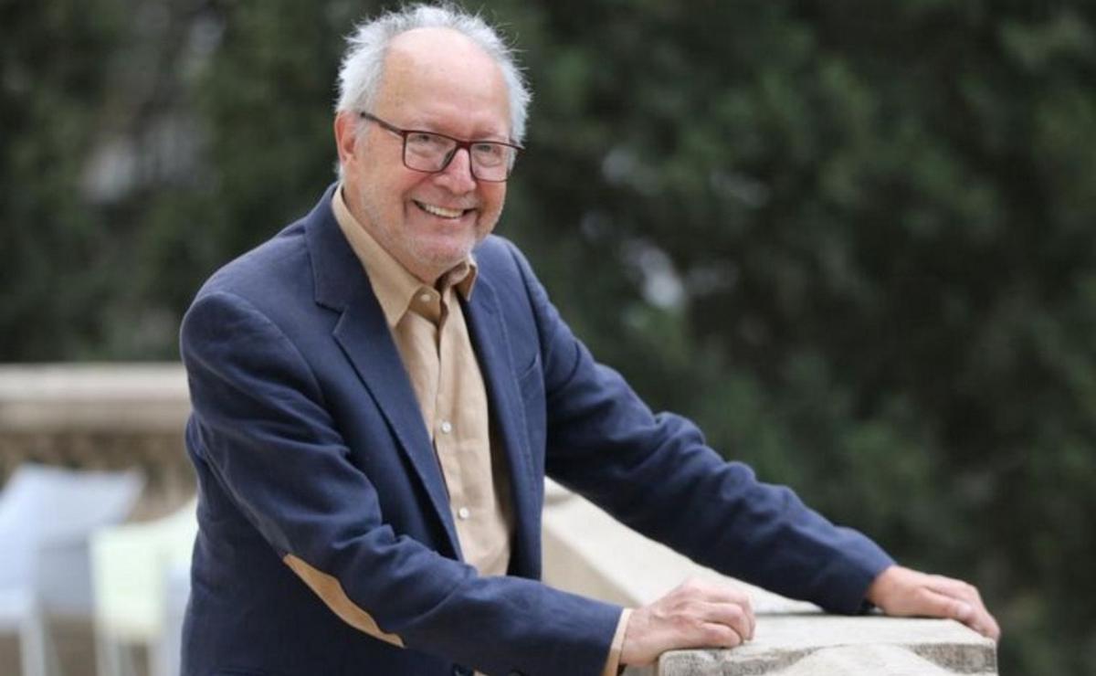 FOTO: Fino Pizarro presenta su libro de retratos en la FLC (Foto: archivo).