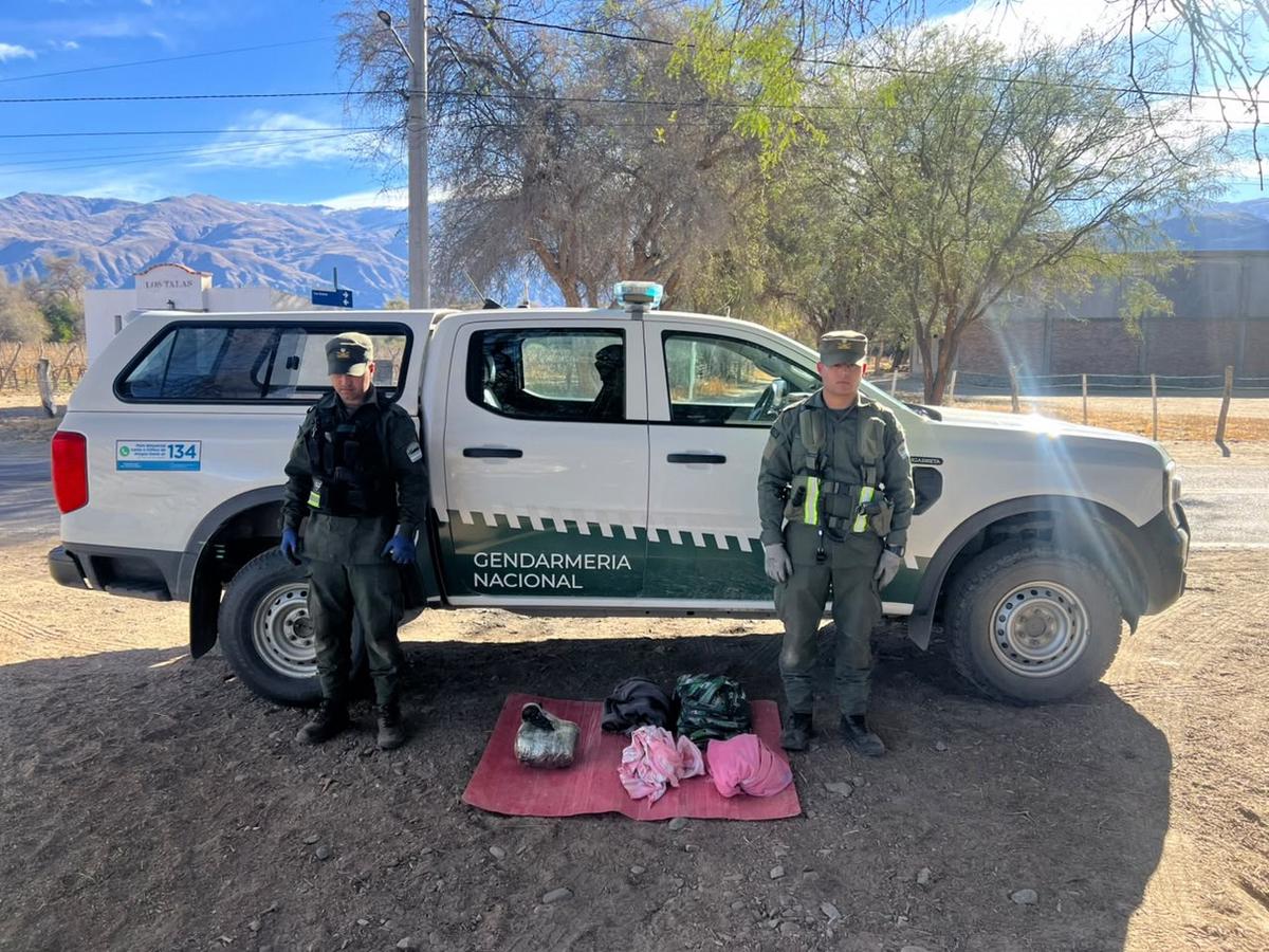 Efectivos de Gendarmería Nacional interceptan más de 17 kilos de marihuana
