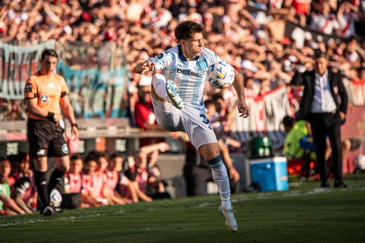 Facundo Mura, lateral derecho de Racing, pretendido por River. Foto: Agencia NA (@RacingClub)
