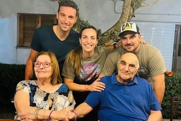 La AFA rinde homenaje a Eulalia Marzetti, madre de Lionel Scaloni, con un minuto de silencio