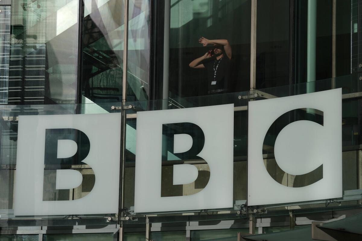 La BBC pide ayuda a tribunal de EE.UU. para citar a familiares de Trump en su demanda por difamación