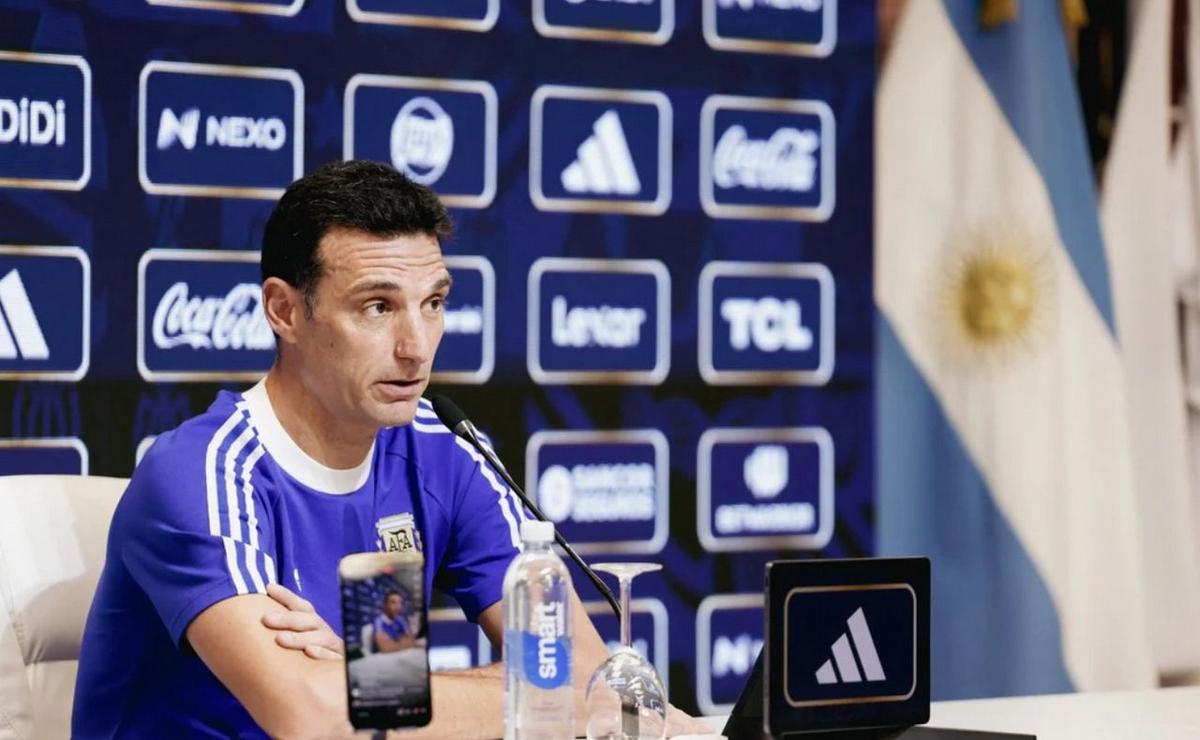Scaloni en conferencia de prensa. (AFA)
