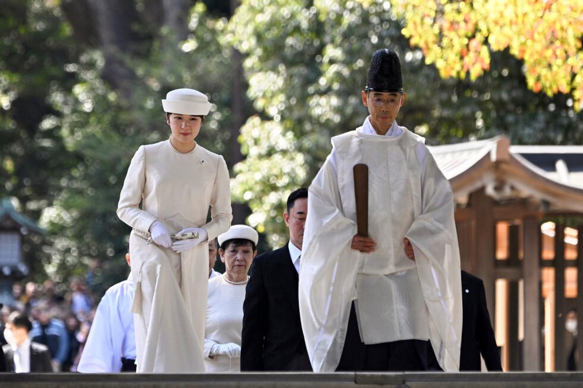 Parlamento de Japón consagra la sucesión solo masculina para la menguante familia imperial