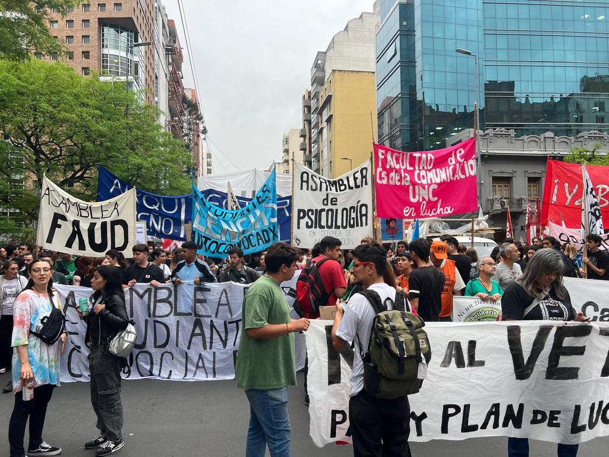 FOTO: Marcha universitaria en Córdoba. (Foto: Daniel Cáceres/C3)