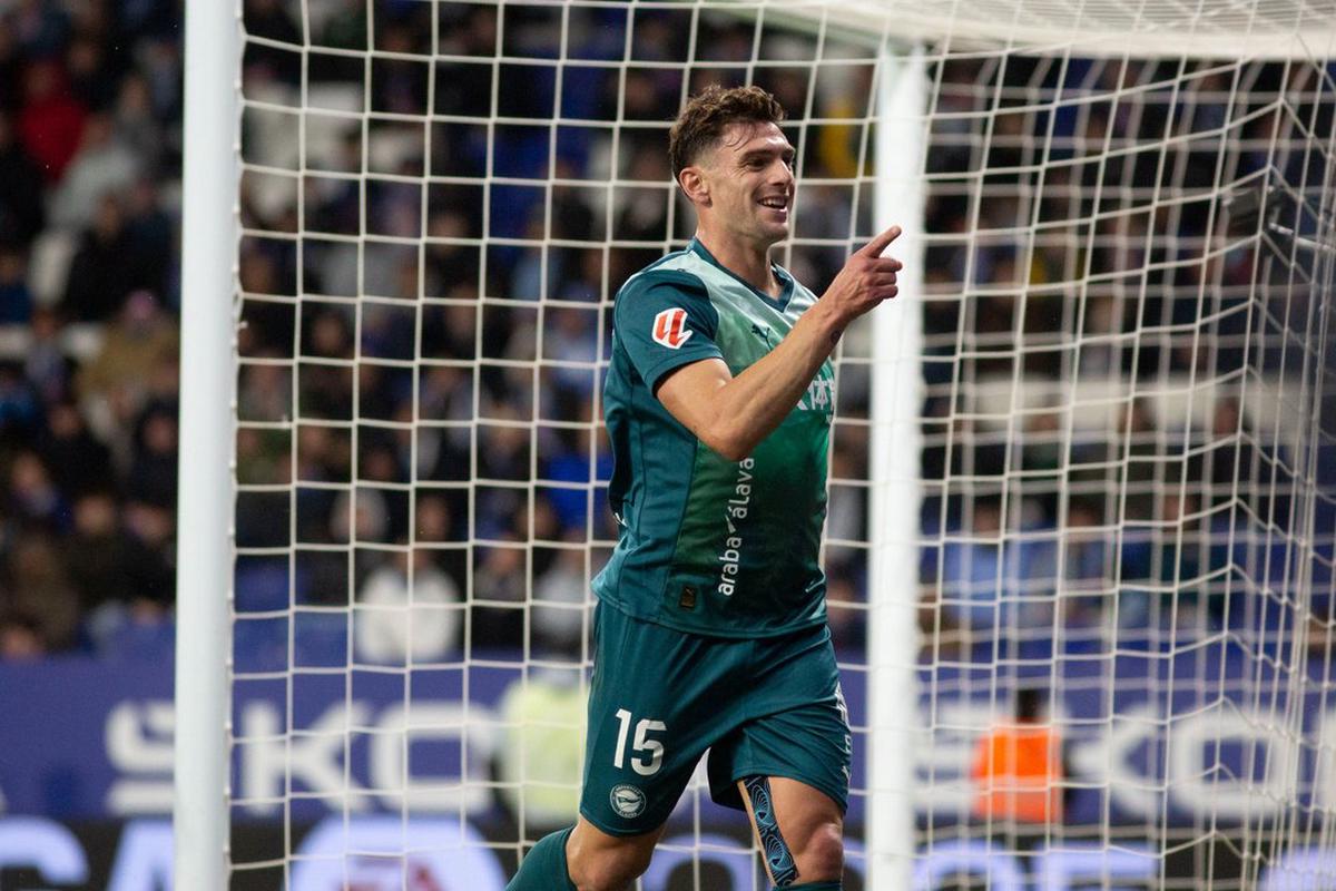 Lucas Boyé festeja su gol, que le dio el triunfo al Alavés.