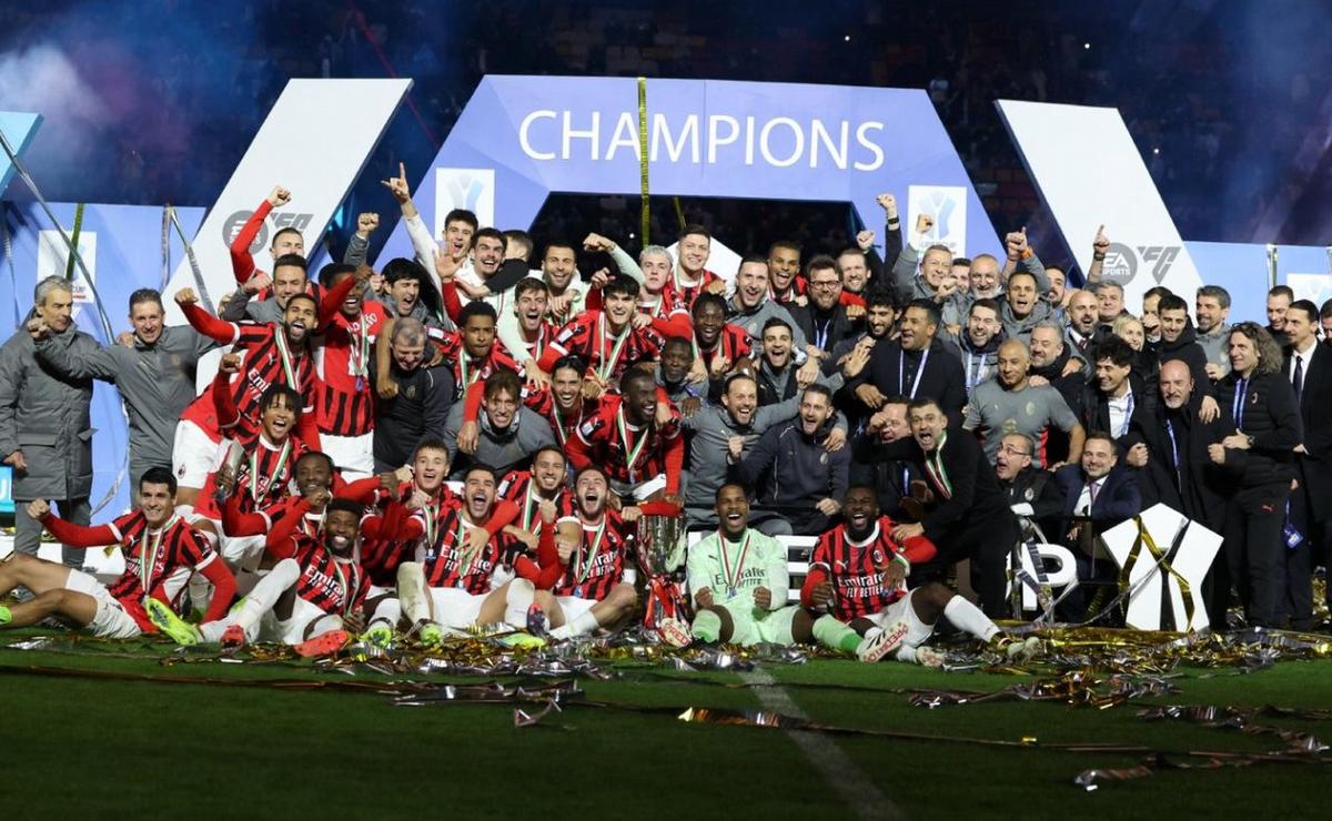 FOTO: El Milan salió campeón de forma increíble. (Foto:@acmilan)