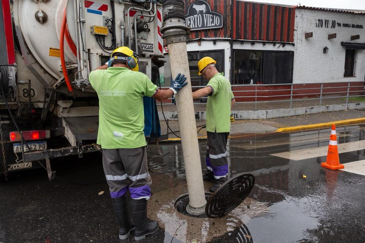 Operativo en Buenos Aires ante alerta naranja por tormentas: 15 cuadrillas trabajan en la ciudad