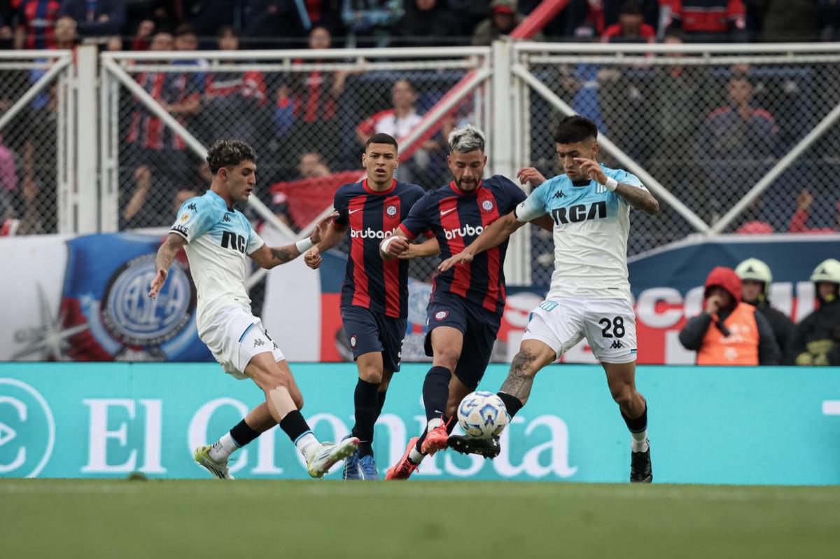 FOTO: San Lorenzo y Racing se enfrentan en el Gasómetro. (Foto:Prensa San Lorenzo)