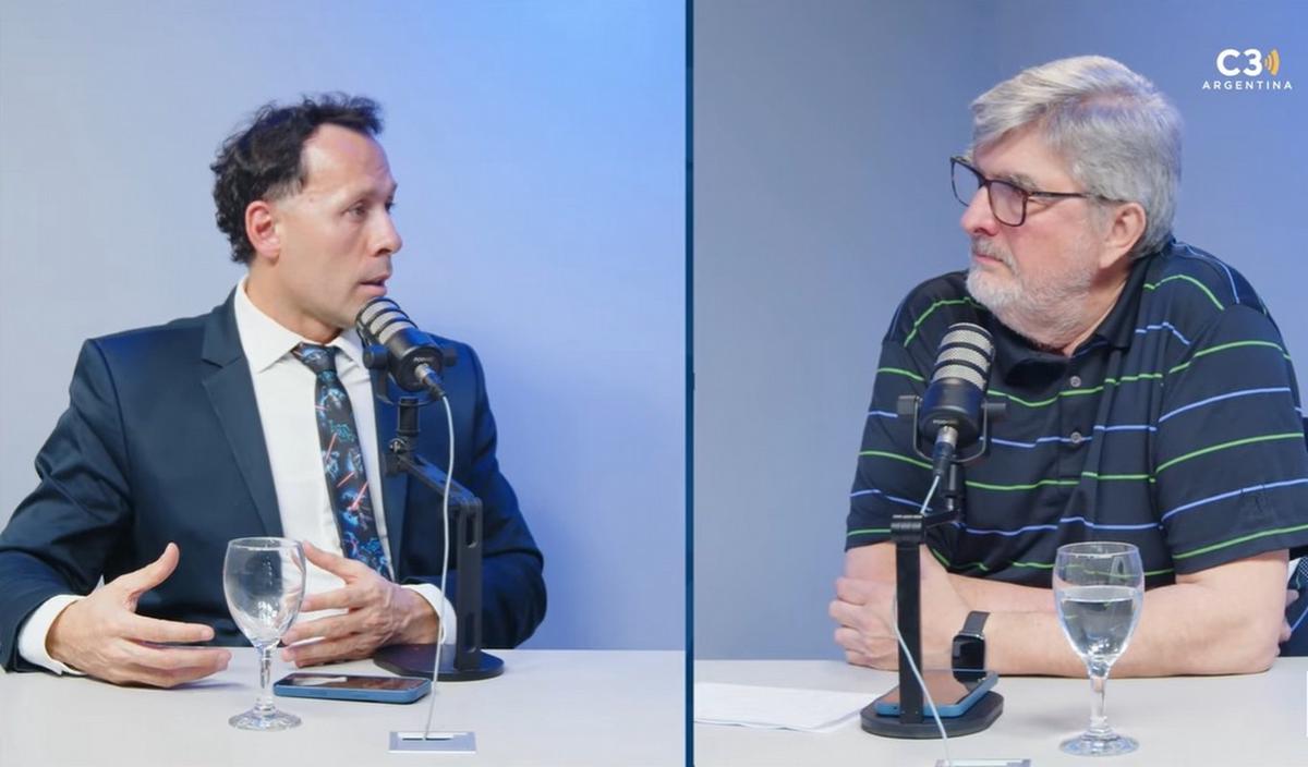 El doctor en Ciencias Jurídicas y máster en IA, Juan Gustavo Corvalán, con Suppo.