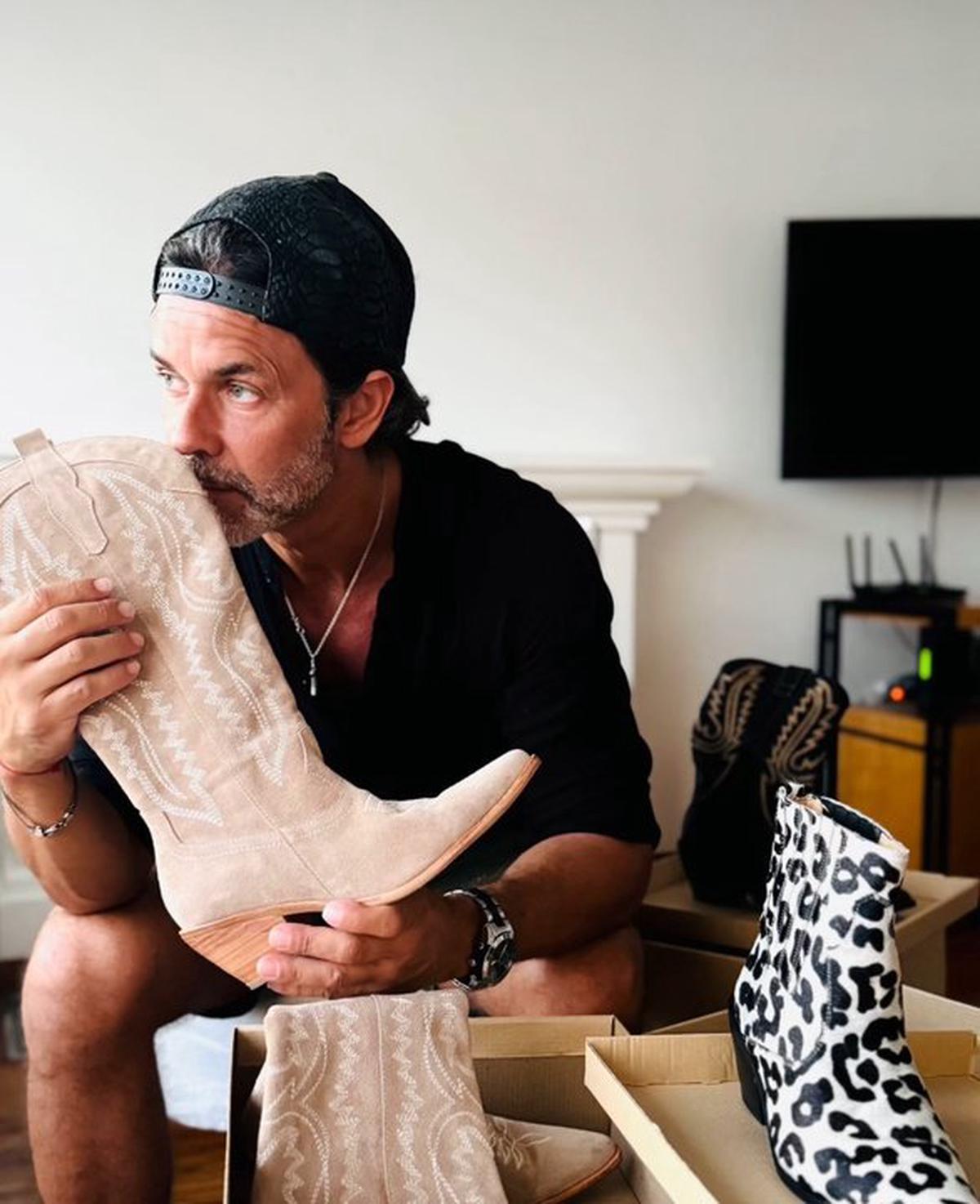 Mariano Martínez sorprendió al reversionar su exitosa canción.