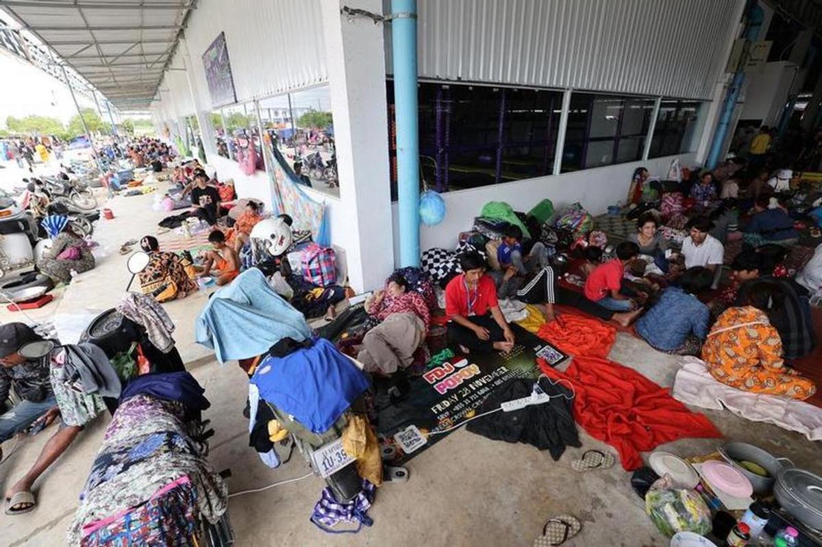 Evacuados en Camboya se acercan a los 400.000.