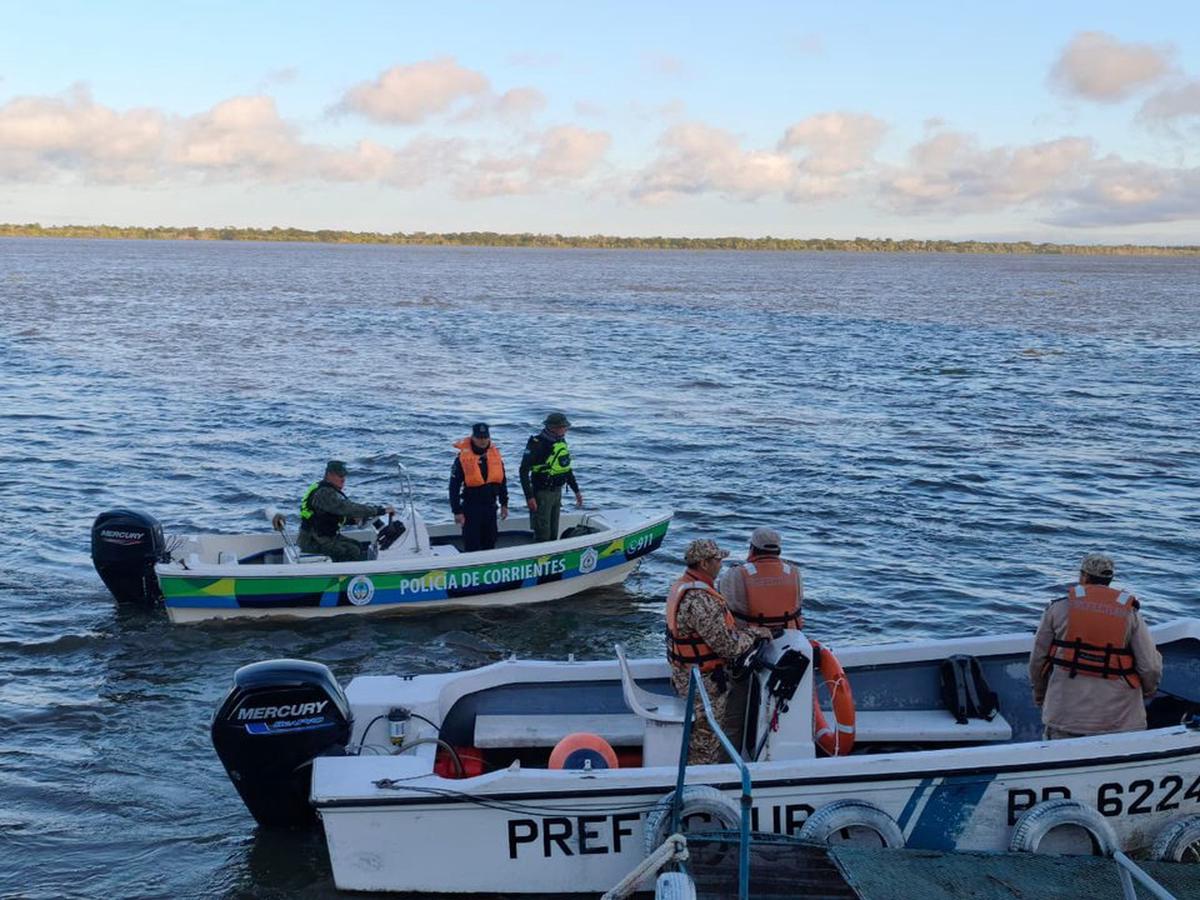 Intenso operativo en Corrientes para hallar a dos peones desaparecidos en el río Paraná