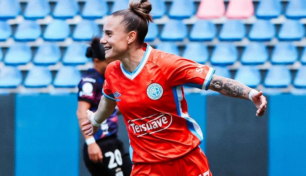 Alaides Paz hizo historia al marcar el primer gol de