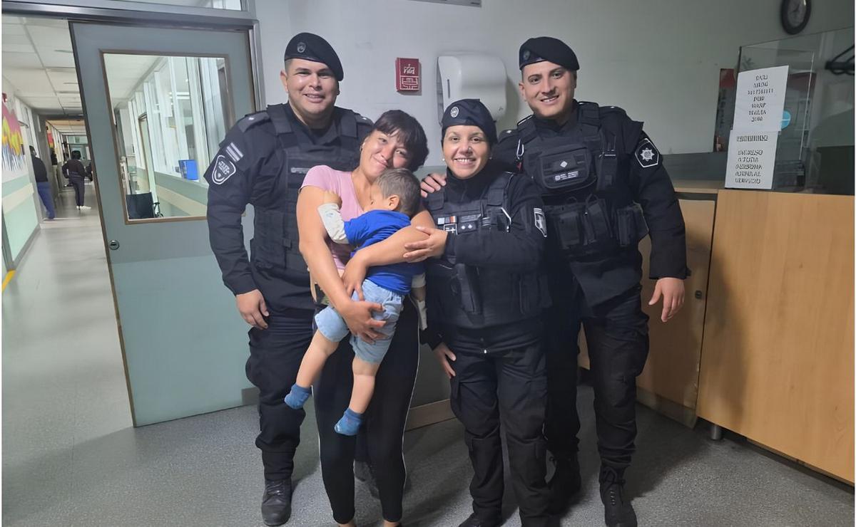 La subinspectora Vanesa Sánchez tomó al bebé y comenzó a realizar maniobras de Heimlich.