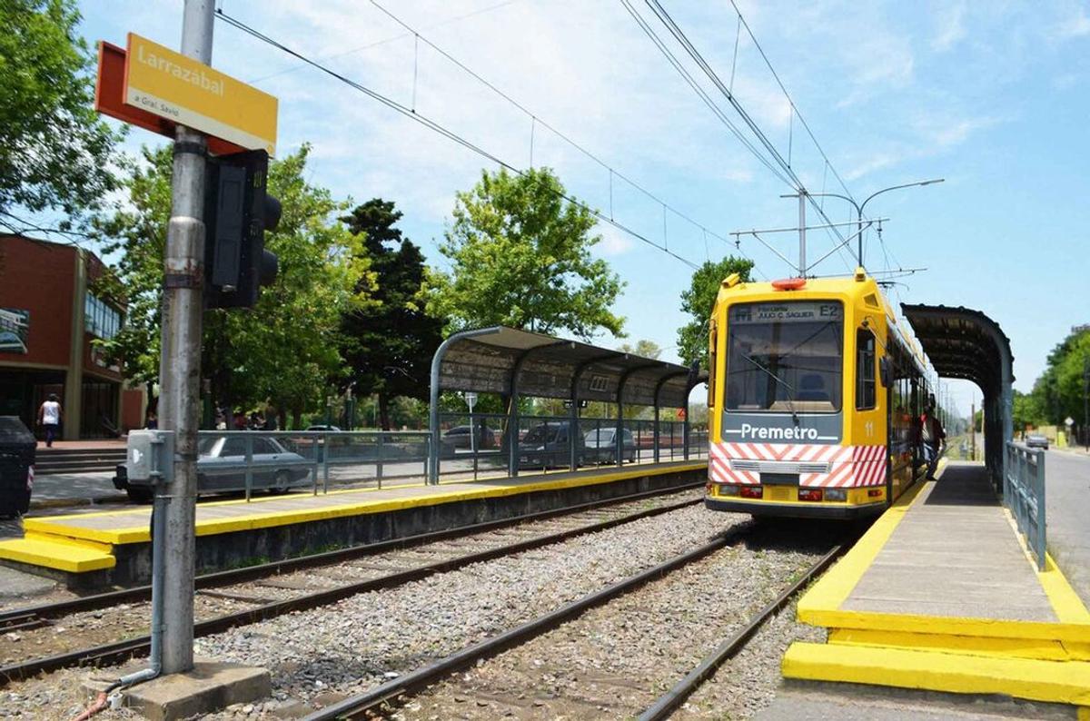 Ciclista atropellada por el Premetro en Villa Soldati