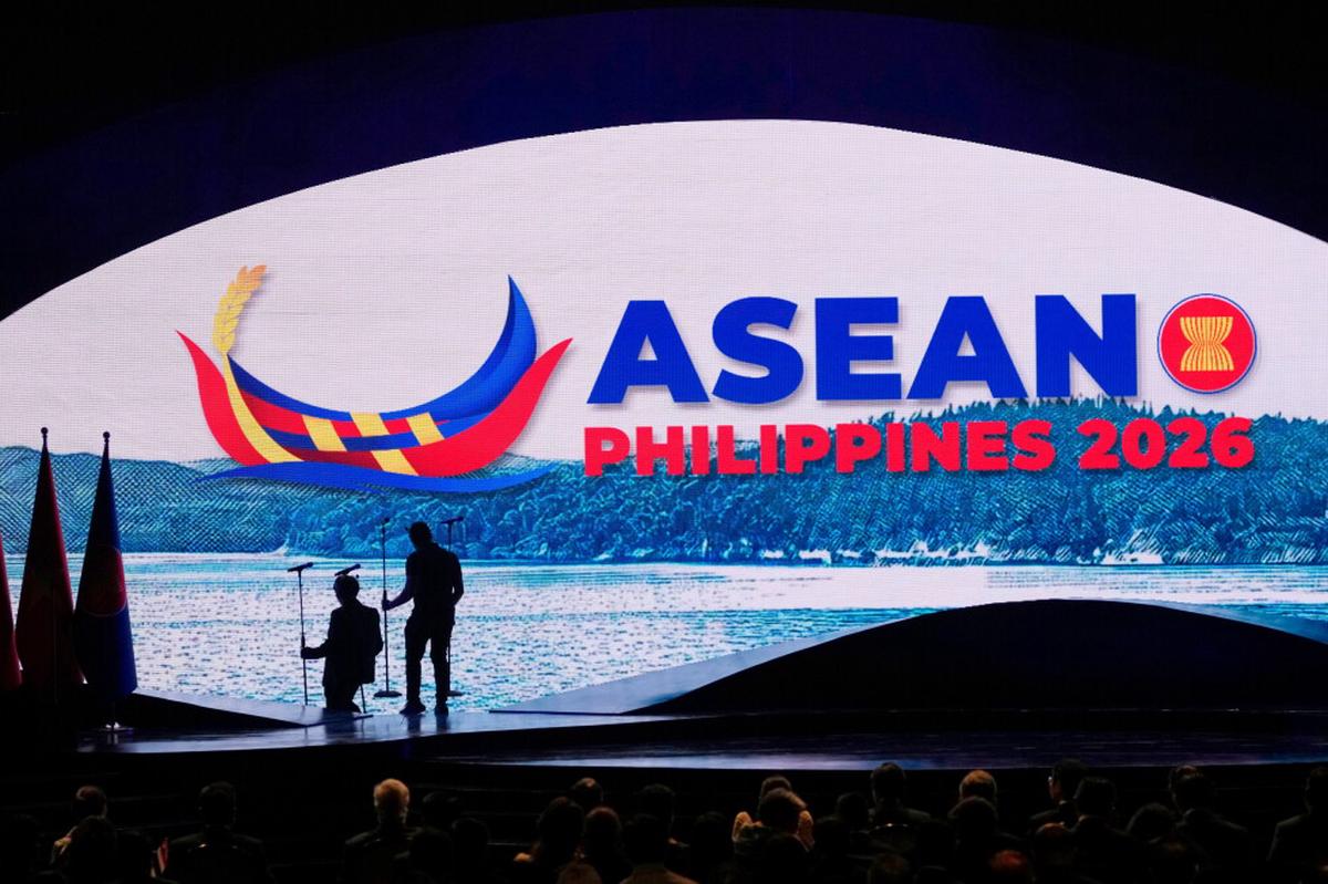 Putin recibe a líderes del Sudeste Asiático en cumbre Rusia-ASEAN