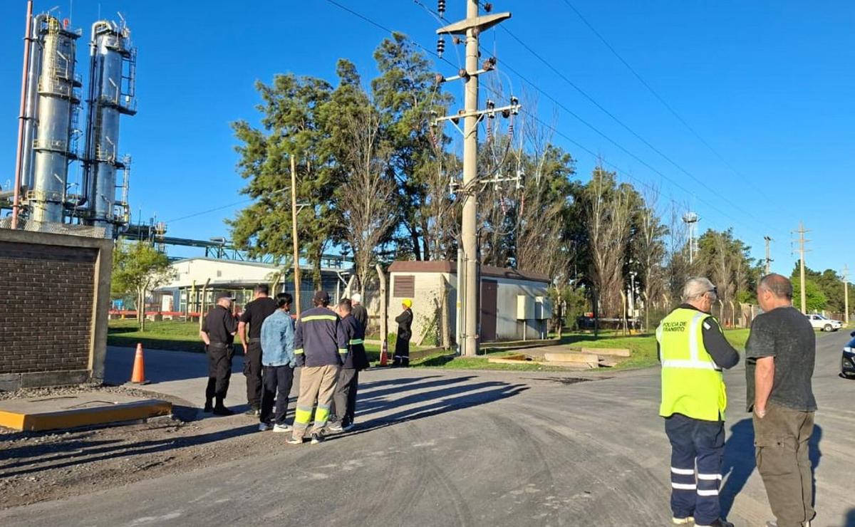 La empresa difundió un comunicado tras la explosión de un tanque de metanol.