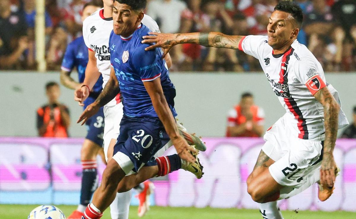 FOTO: Newell's vs. Unión de Santa Fe. Liga profesional 2024. 