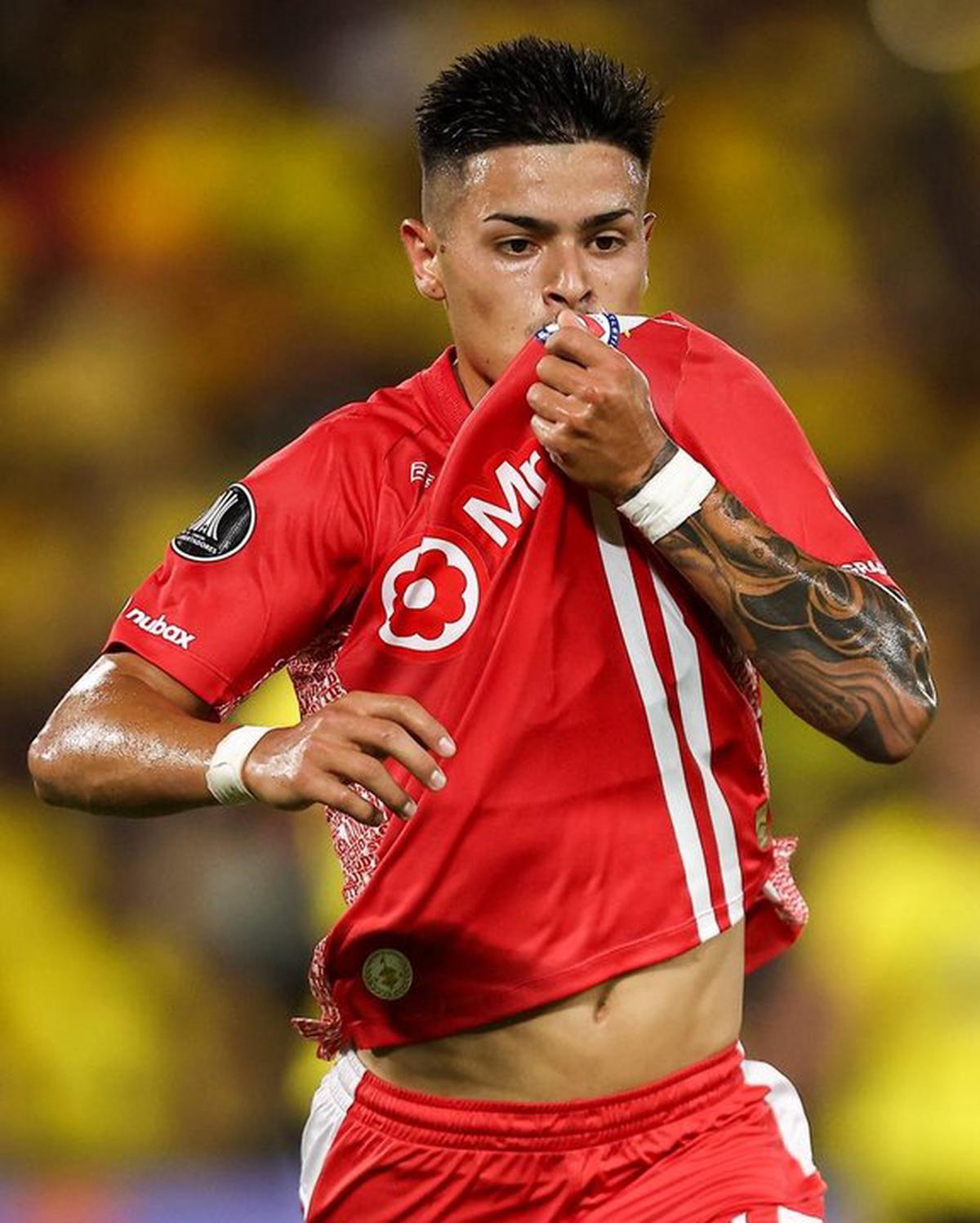 Diego Porcel celebra su gol, que le dio la ventaja al