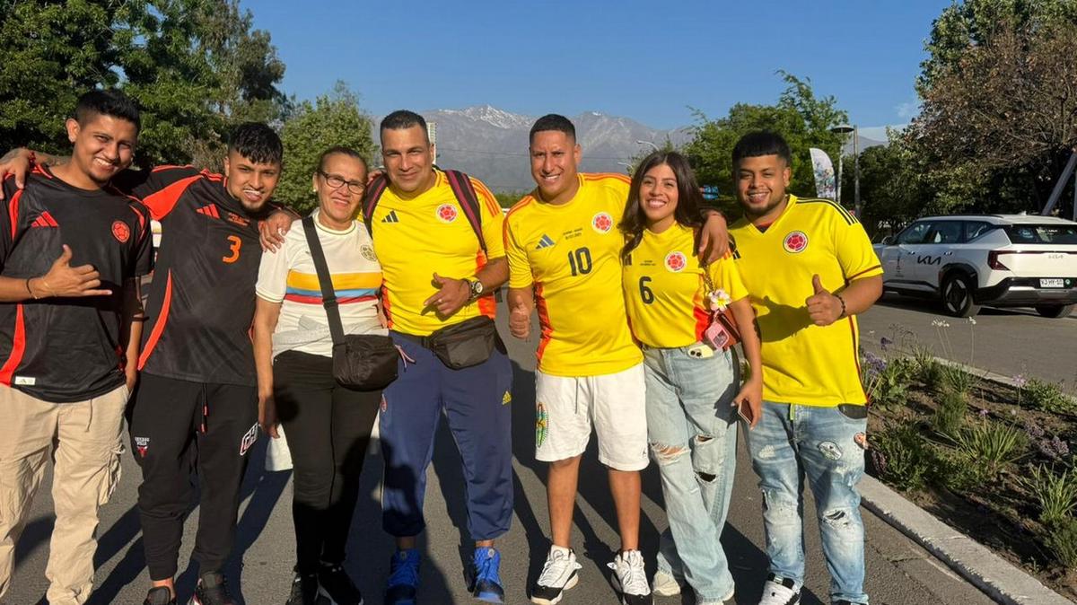 Todo el color de los hinchas en la previa de la semifinal.