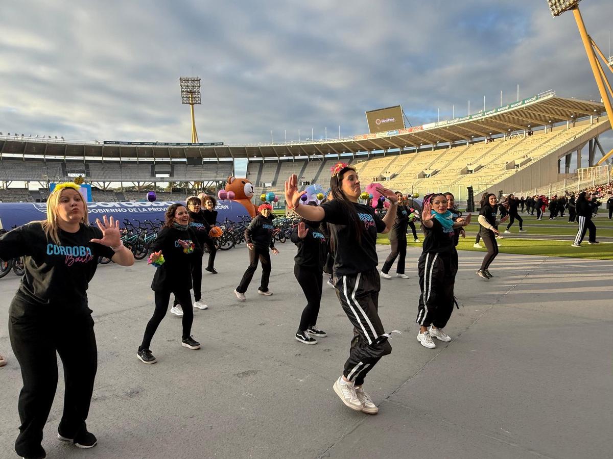 El estadio cordobés vive un domingo a pura fiesta (Foto: Daniel Cáceres/Cadena 3)